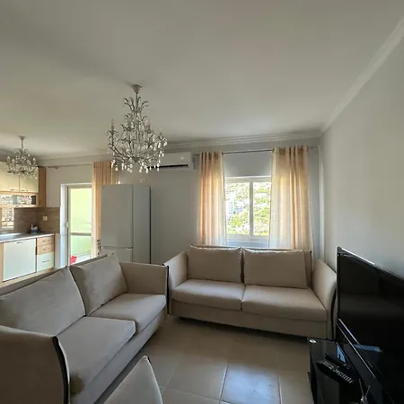 2 Bedroom In The Centre Appartement Himarë