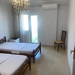 Apartment 2 Bedroom In The Centre Himarë