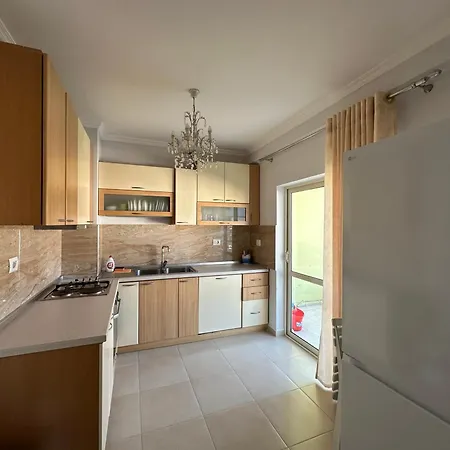 2 Bedroom In The Centre Himare